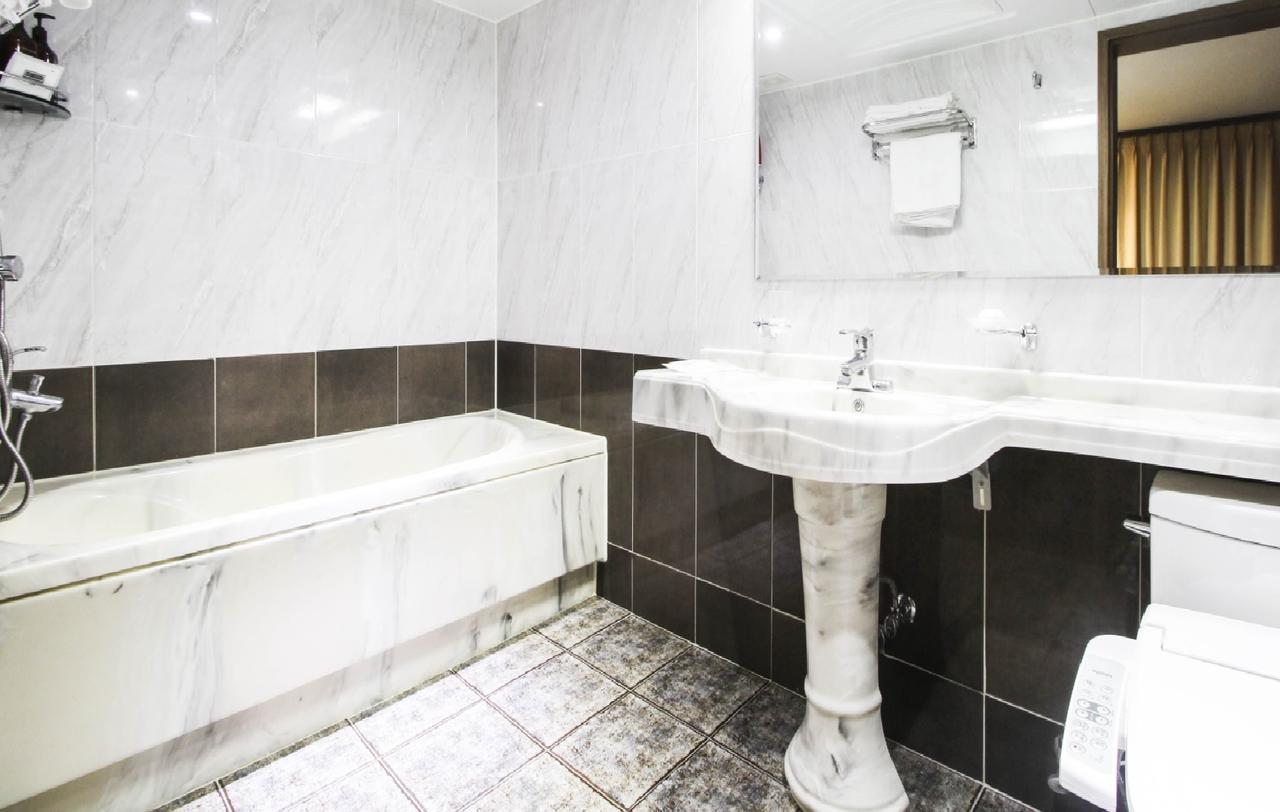Uljin Grand Hotel Экстерьер фото