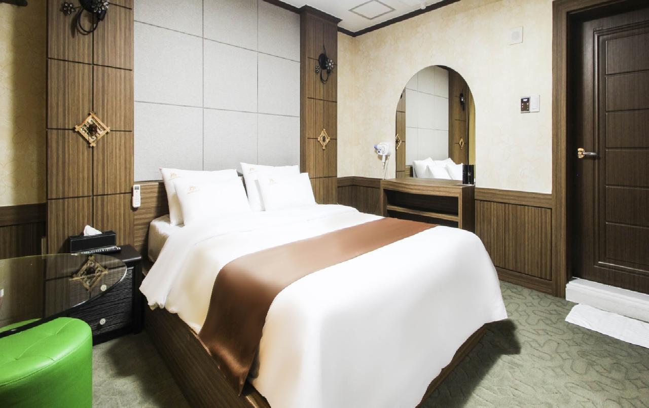 Uljin Grand Hotel Экстерьер фото