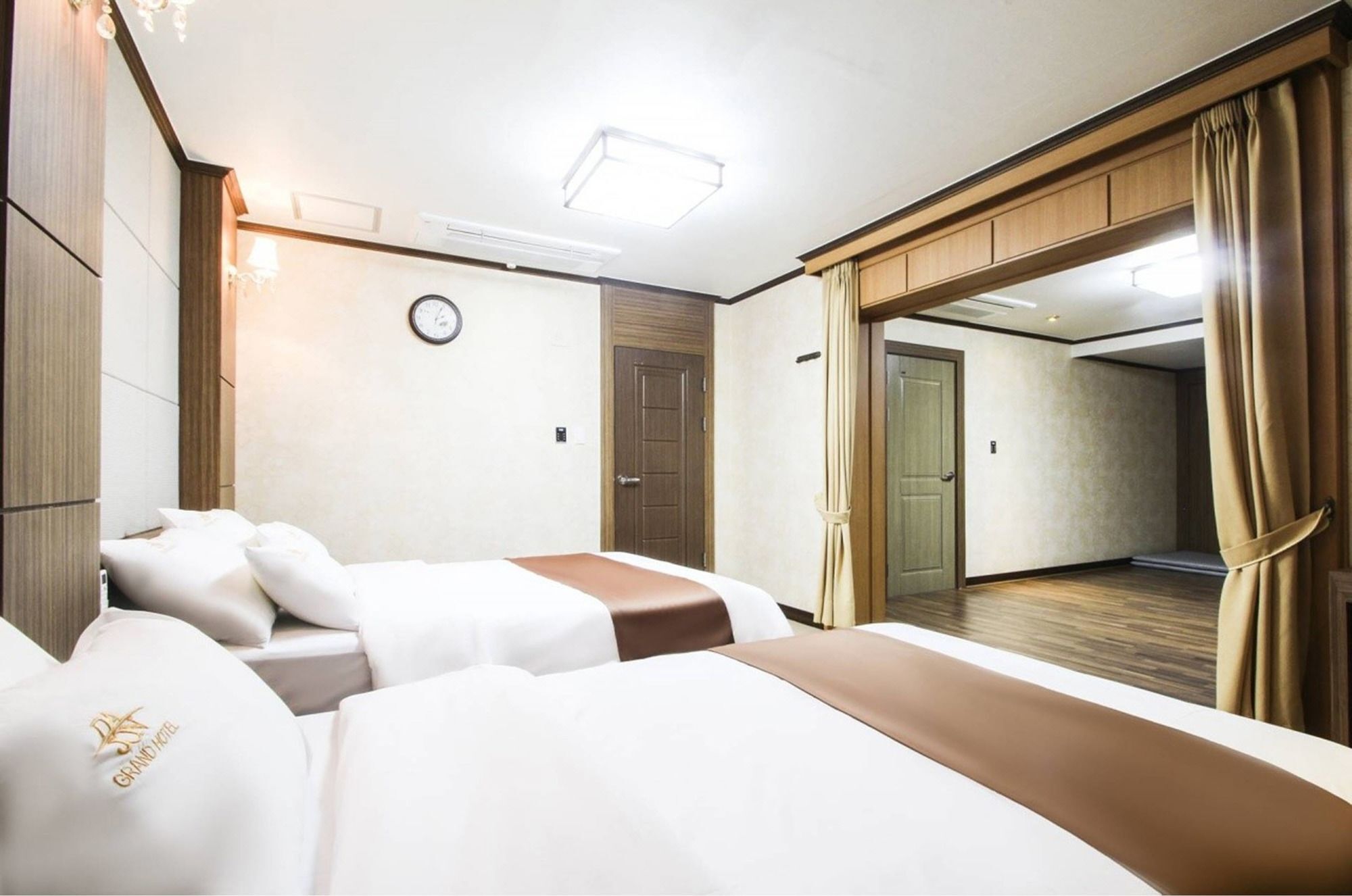 Uljin Grand Hotel Экстерьер фото